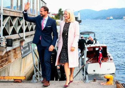 UT PÅ TUR: Kronprinsparet er på fylkestur i Vestfold fra tirsdag til torsdag denne uken. Foto: Lise Åserud / NTB Scanpix UT PÅ TUR: Kronprinsparet er på fylkestur i Vestfold fra tirsdag til torsdag denne uken. Foto: Lise Åserud / NTB Scanpix